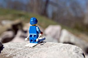 lego skier from http://usatunofficial.files.wordpress.com